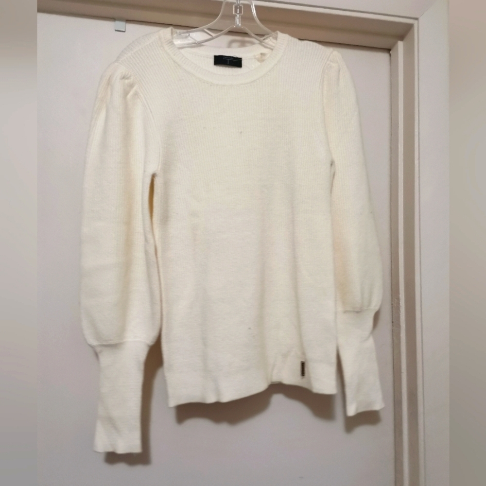 T Tahari Sweater Womens Sz M Ivory Color NWOT